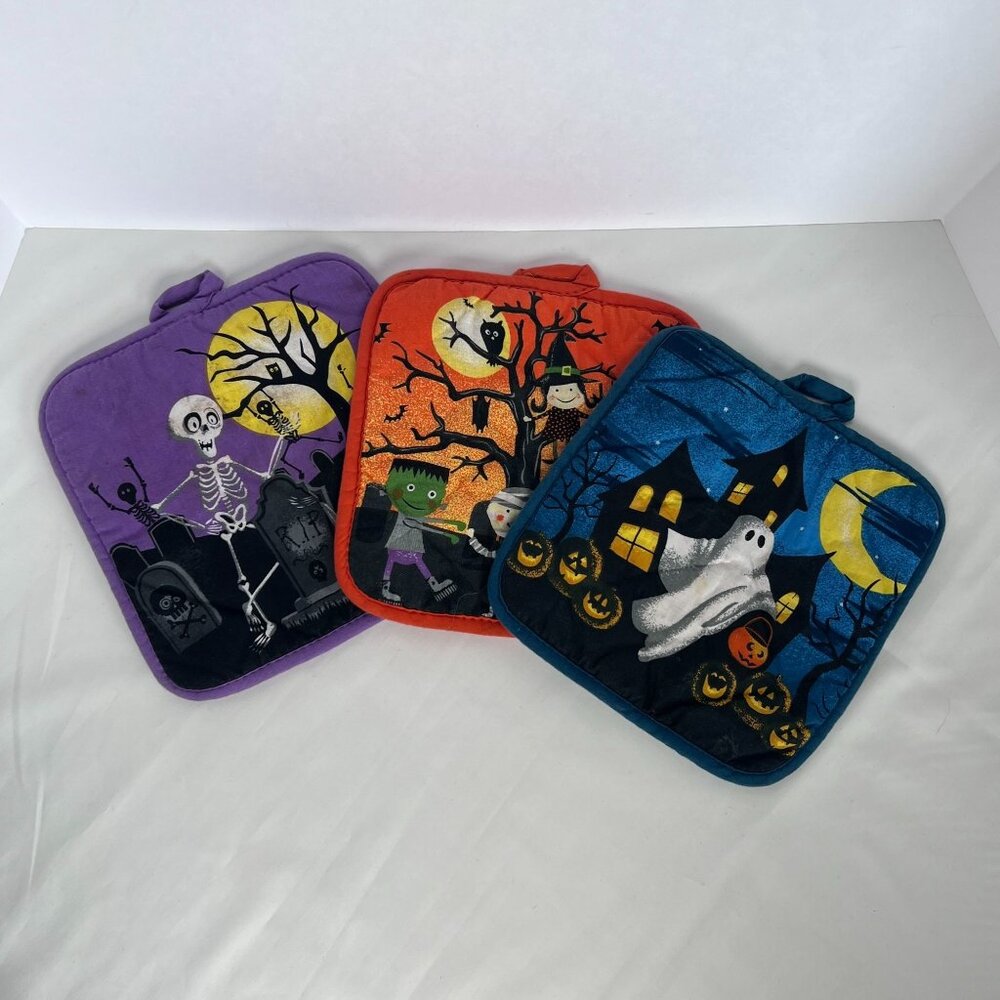 Halloween Themed Potholder Set of 3 Ghost Skeleton Mummy Hot pads‎ Orange Blue